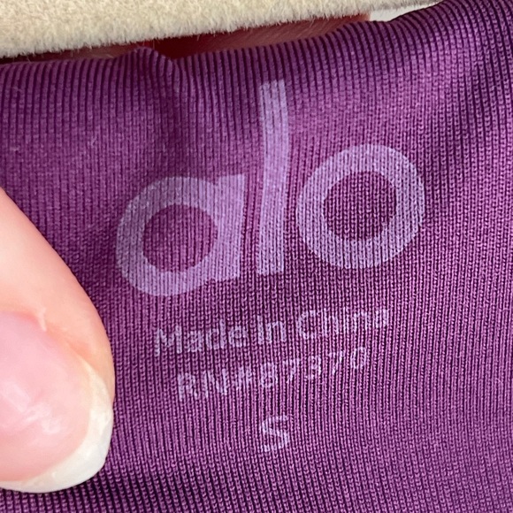Alo Purple Top - Picture 4 of 4
